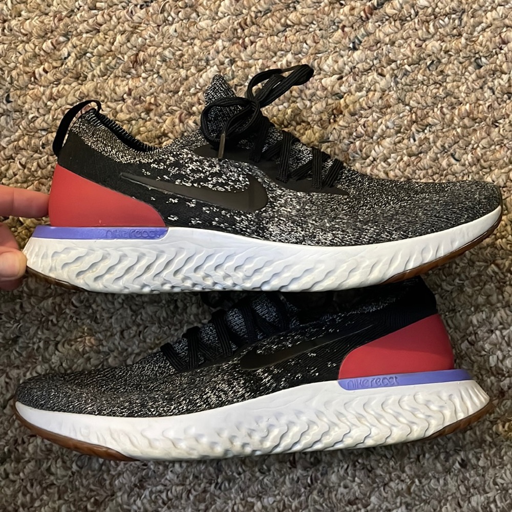 Nike Epic React Flyknit Running Shoes Sz 9